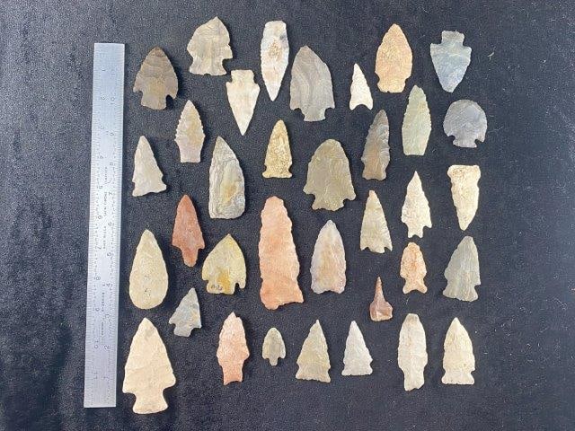 Large Group of Arrow Points Indian Artifact Arrowhead (1 of 5)