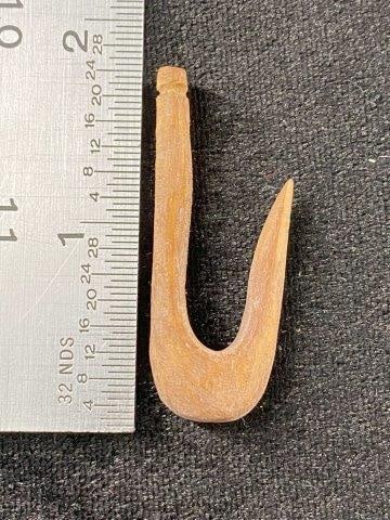 Bone Hook Indian Artifact Arrowhead: KEY WORDS: INDIAN ARTIFACT ARTIFACTS ARROWHEAD ARROWHEADS NATIVE AMERICAN MISSISSIPPIAN QUAPAW CADDO POTTERY COINS MORGAN DOLLAR PEACE DOLLAR SILVER COINS Arkansas. Now taking in consignments for pre-