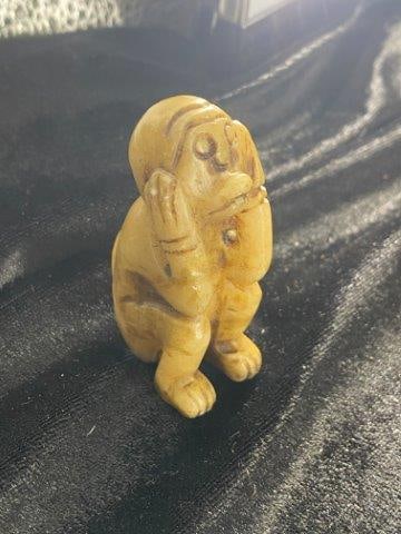 Chinese Jade Hongshan Figurine: KEY WORDS: INDIAN ARTIFACT ARTIFACTS ARROWHEAD ARROWHEADS NATIVE AMERICAN MISSISSIPPIAN QUAPAW CADDO POTTERY COINS MORGAN DOLLAR PEACE DOLLAR SILVER COINS Arkansas. Now taking in consignments for pre-
