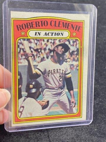 1972 Topps Roberto Clemente Baseball Card (1 of 2)