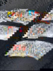 Large Group of Assorted Sammy Sosa Baseball Cards