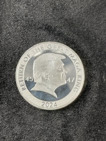1 Oz Fine .999 Silver Trump Coin