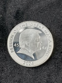 1 Oz Fine .999 Silver Trump Coin