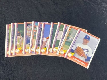 12 Nolan Ryan Baseball Cards