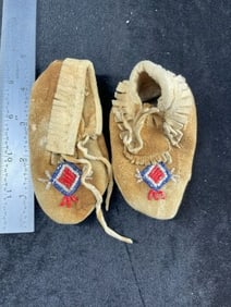 Baby Leather Beaded Moccasins Indian Artifact Arrowhead