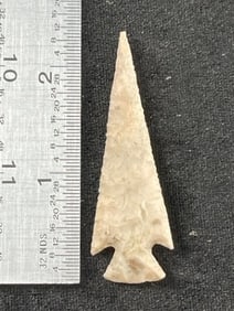 2 & 3/8" Arrow Point Indian Artifact Arrowhead