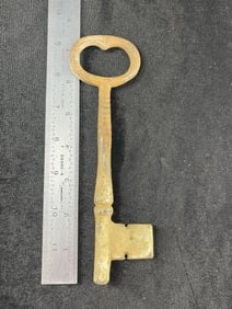 7 & 1/2" Jail House Key Indian Artifact Arrowhead