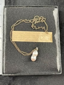 Cultured Pearl Necklace, frame included