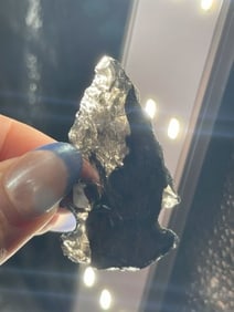Obsidian Point Indian Artifact Arrowhead
