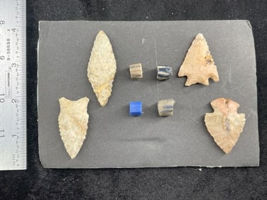 Very Nice Display of Arrowhead Indian Artifact Arrowhead