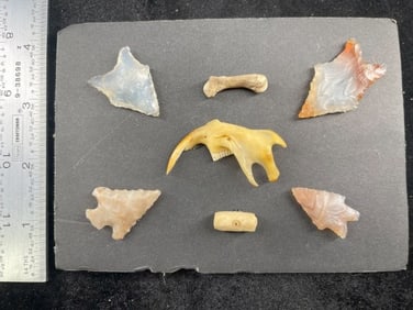 Very Nice Display of Arrowhead Indian Artifact Arrowhead