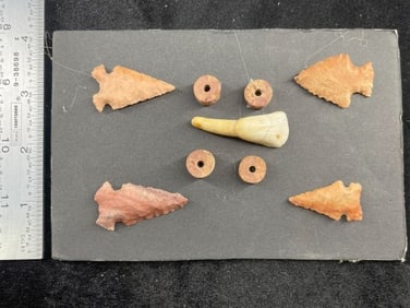 Very Nice Display of Arrowhead Indian Artifact Arrowhead