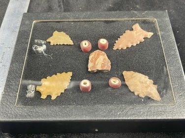 Arrowheads & Riker Frame IS Included