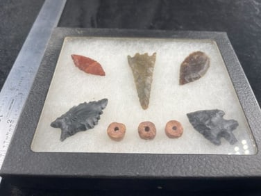 Arrowheads & Riker Frame IS Included