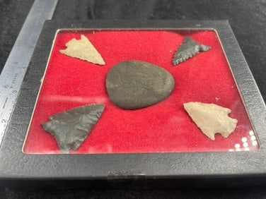 Arrowheads & Riker Frame IS Included