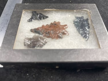 Arrowheads & Riker Frame IS Included