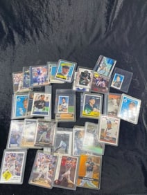 Assorted Mike Piazza Baseball Cards
