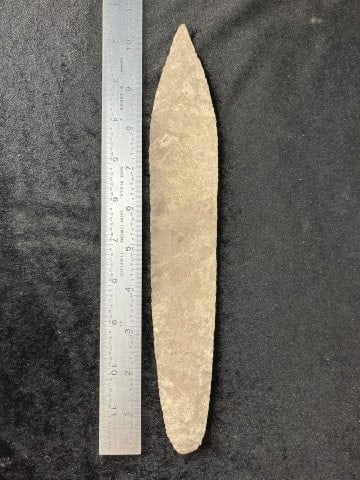 Native American Lerma Round Base Knife from Bloom Field Township. Ex - ML Private Collection Indian (1 of 3)