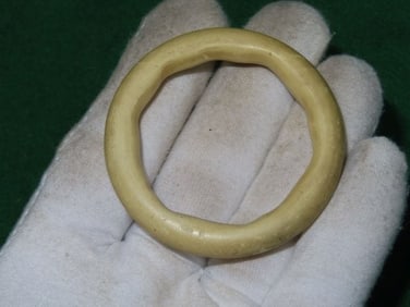 2 & 3/8" Round Napkin Holder Indian Artifact Arrowhead