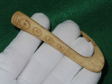 4" Bone Fish Hook Indian Artifact Arrowhead