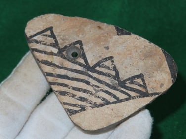 3 & 1/2" Black & White Anazazi Pendant Indian Artifact Arrowhead