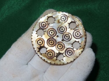2 & 3/8" Shell Pendant Indian Artifact Arrowhead