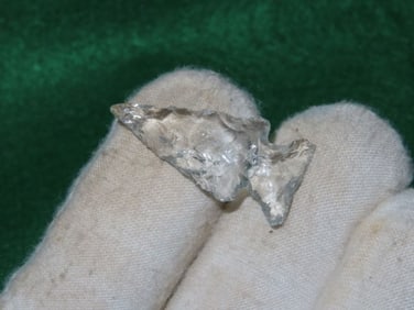 1 & 1/4" Transluscent Bird Pipe Indian Artifact Arrowhead