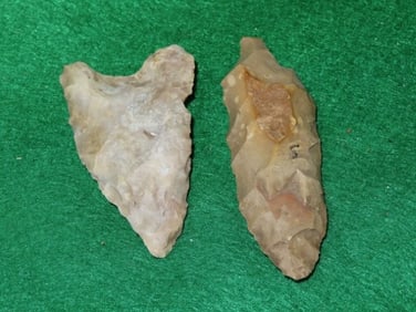 2 Common Points Indian Artifact Arrowhead