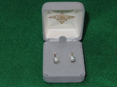 set of Pearl Earrings