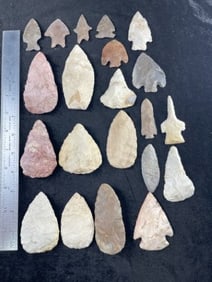 Group of Arrowheads Indian Artifact Arrowhead