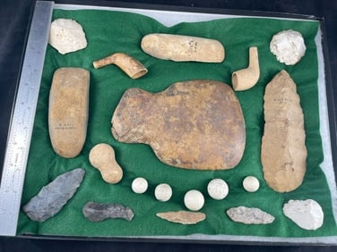 Frame of exceptional Arrowheads from the life-time collection of Michael Knabe frame IS included