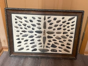 Frame of exceptional Arrowheads from the life-time collection of Michael Knabe frame IS included