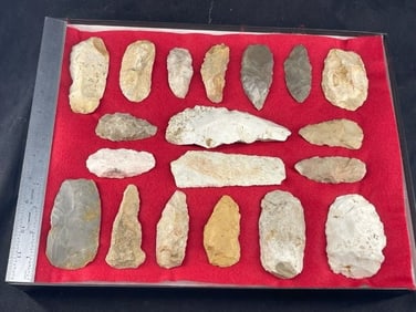Frame of exceptional Arrowheads from the life-time collection of Michael Knabe frame IS included