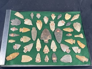 Frame of exceptional Arrowheads from the life-time collection of Michael Knabe frame IS included