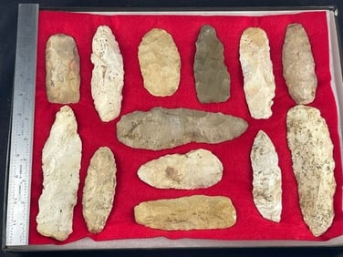 Frame of exceptional Arrowheads from the life-time collection of Michael Knabe frame IS included