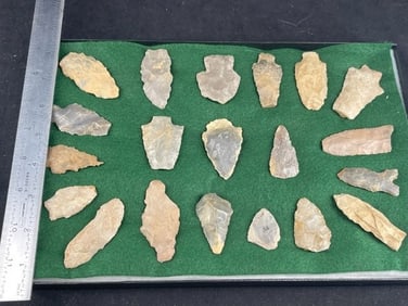 Frame of exceptional Arrowheads from the life-time collection of Michael Knabe frame IS included
