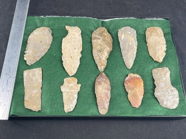 Frame of exceptional Arrowheads from the life-time collection of Michael Knabe frame IS included