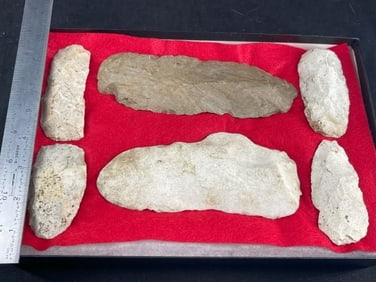 Frame of exceptional Arrowheads from the life-time collection of Michael Knabe frame IS included