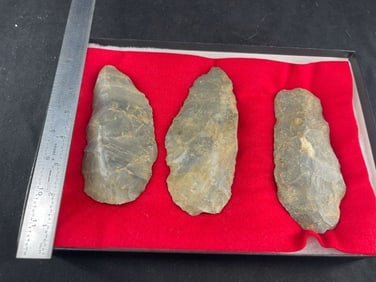 Frame of exceptional Arrowheads from the life-time collection of Michael Knabe frame IS included