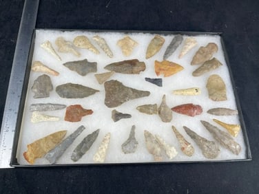 Frame of exceptional Arrowheads from the life-time collection of Michael Knabe frame IS included