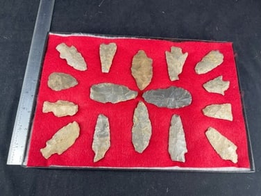 Frame of exceptional Arrowheads from the life-time collection of Michael Knabe frame IS included