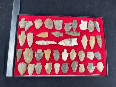 Frame of exceptional Arrowheads from the life-time collection of Michael Knabe frame IS included