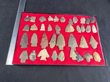 Frame of exceptional Arrowheads from the life-time collection of Michael Knabe frame IS included