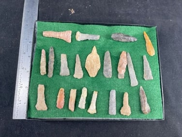 Frame of exceptional Arrowheads from the life-time collection of Michael Knabe frame IS included