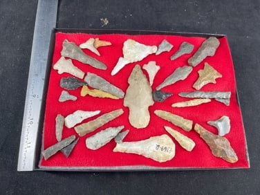 Frame of exceptional Arrowheads from the life-time collection of Michael Knabe frame IS included