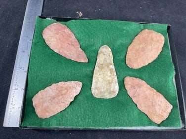 Frame of exceptional Arrowheads from the life-time collection of Michael Knabe frame IS included