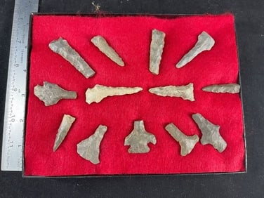 Frame of exceptional Arrowheads from the life-time collection of Michael Knabe frame IS included