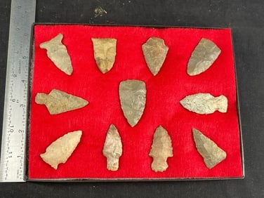 Frame of exceptional Arrowheads from the life-time collection of Michael Knabe frame IS included