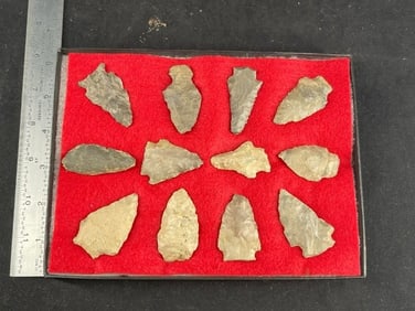 Frame of exceptional Arrowheads from the life-time collection of Michael Knabe frame IS included