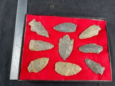 Frame of exceptional Arrowheads from the life-time collection of Michael Knabe frame IS included